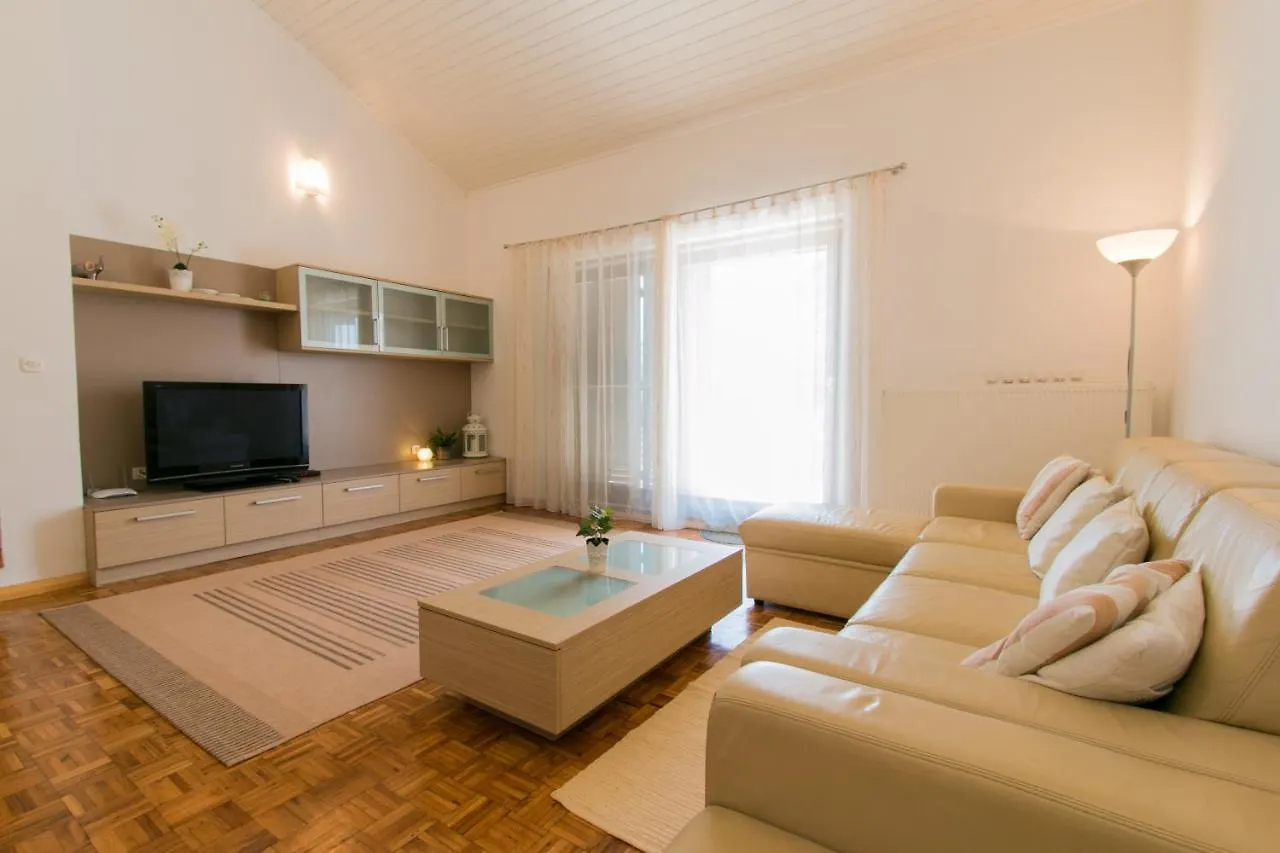 Holiday House Danka Sukošan Prázdninový dům